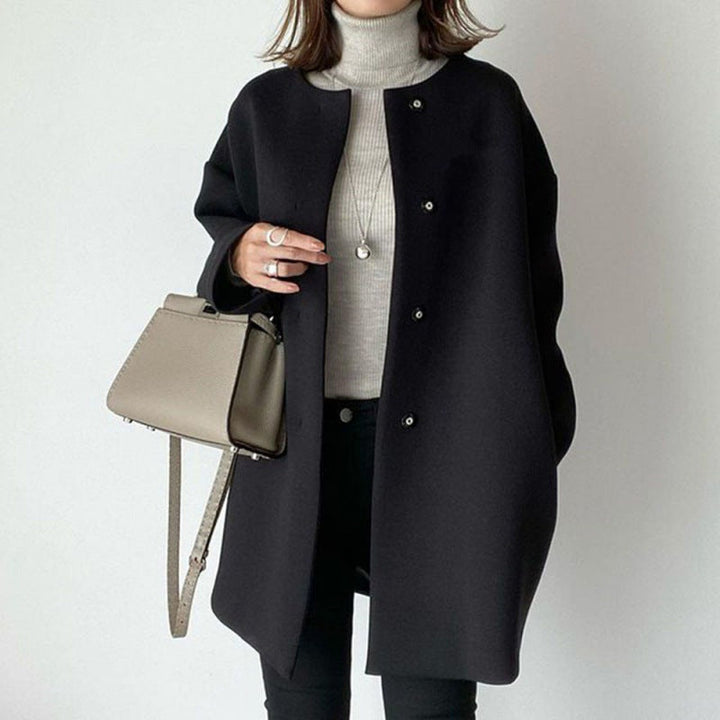 Lia | Elegant Straight Coat